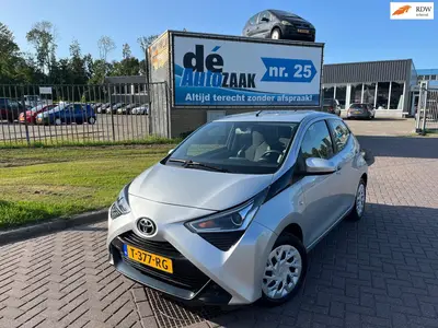 Toyota Aygo 1.0 VVT-i x-play limited Automaat uit 2019