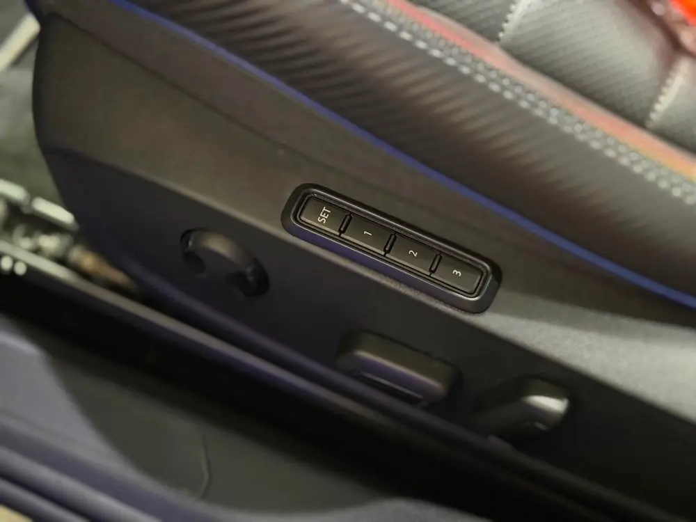 Volkswagen Golf 2.0 TSI R 4Motion | R 20 Years | HUD | Pano uit 2023, foto 12