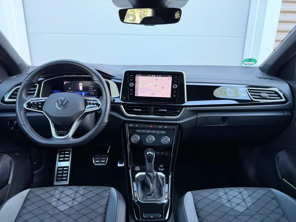 Volkswagen T-roc 1.5 TSI 3xR-Line Pano/Keyless/Camera uit 2022, foto 10