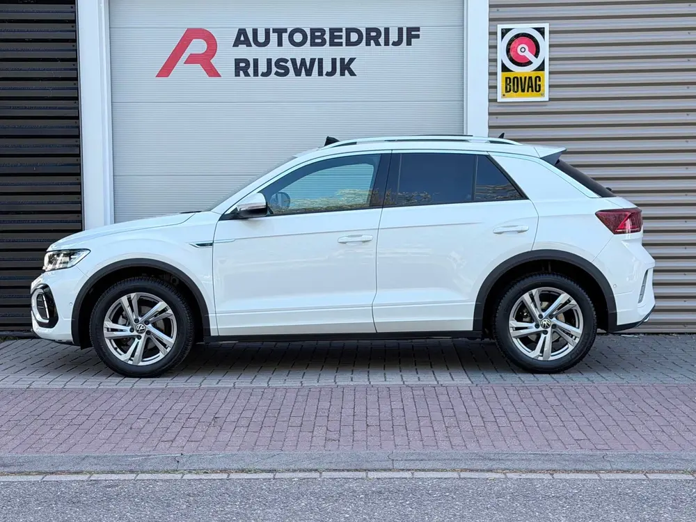 Volkswagen T-roc 1.5 TSI 3xR-Line Pano/Keyless/Camera uit 2022, foto 2