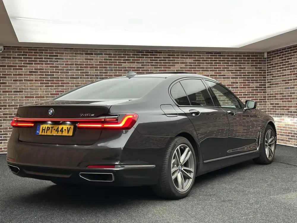 BMW 7-serie 745e Hybrid HEADUP MASSAGE H&K SFEER DAK V uit 2020, foto 2