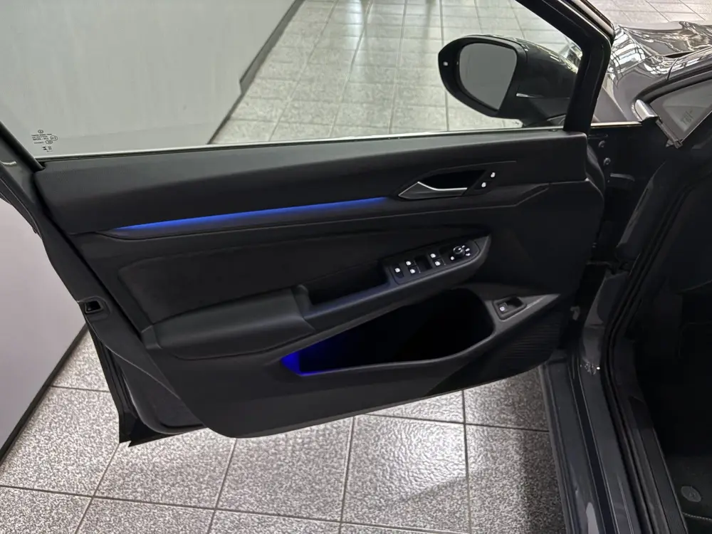 Volkswagen Golf 1.4 eHybrid Pano|Carplay|Camera|204pk uit 2024, foto 12