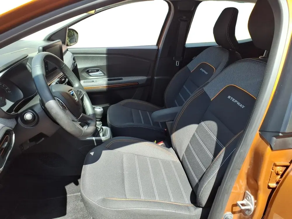 Dacia Sandero 1.0 TCe 100 Bi-Fuel Essential uit 2022, foto 12