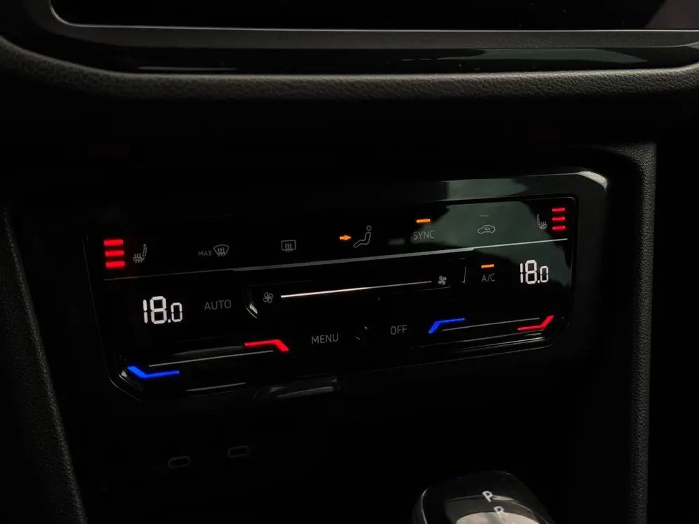 Volkswagen Tiguan 1.4 TSI eHybrid 3x R-Line FULL PANO | NAVI uit 2022, foto 17
