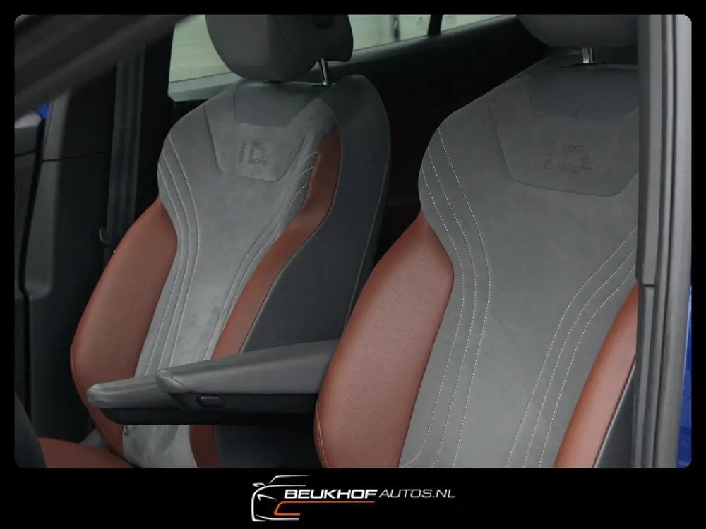 Volkswagen ID.4 First 77 kWh Trekhaak Carplay Camera Soh91% uit 2021, foto 5
