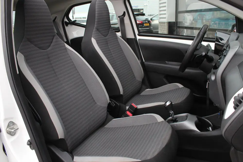 Toyota Aygo 1.0 VVT-i X-Play / Open dak / Carplay / Automaat uit 2019, foto 10