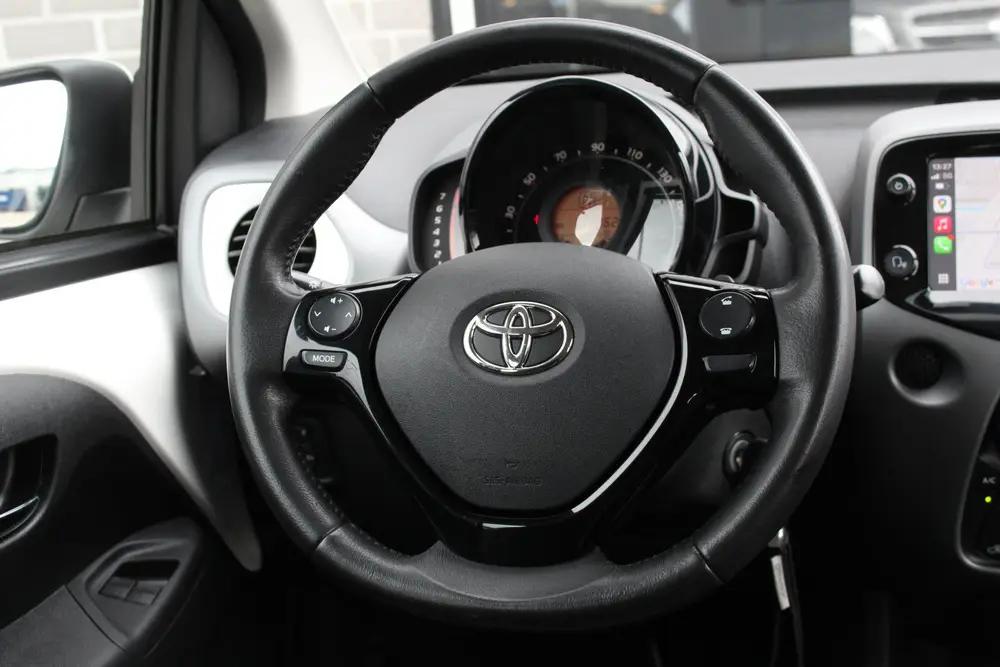 Toyota Aygo 1.0 VVT-i X-Play / Open dak / Carplay / Automaat uit 2019, foto 13