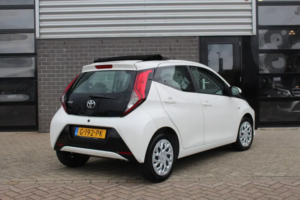 Toyota Aygo 1.0 VVT-i X-Play / Open dak / Carplay / Automaat uit 2019, foto 3