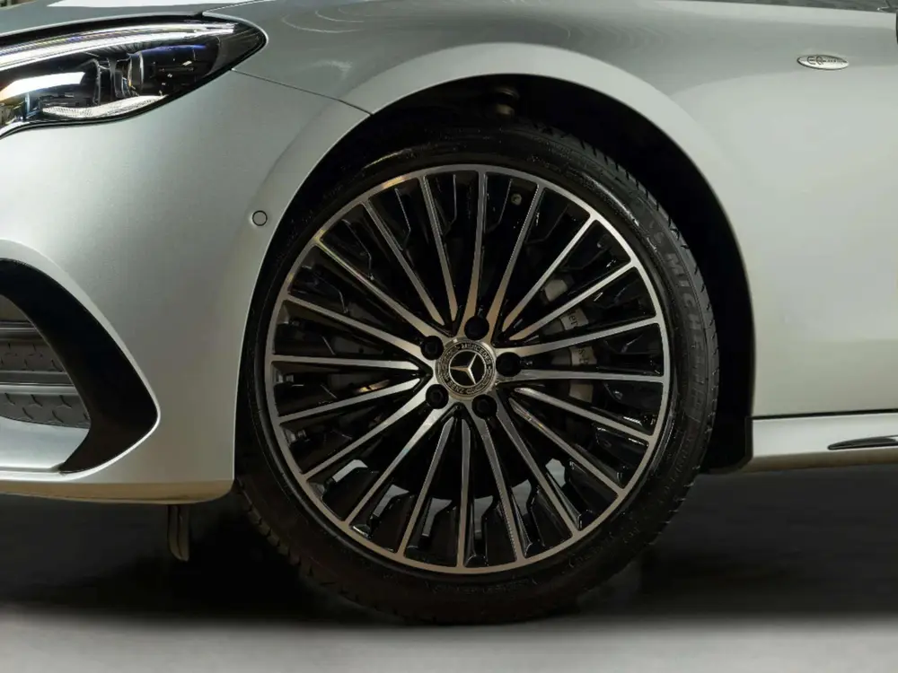 Mercedes-Benz E-Klasse 300 e Sport Edition uit 2025, foto 7