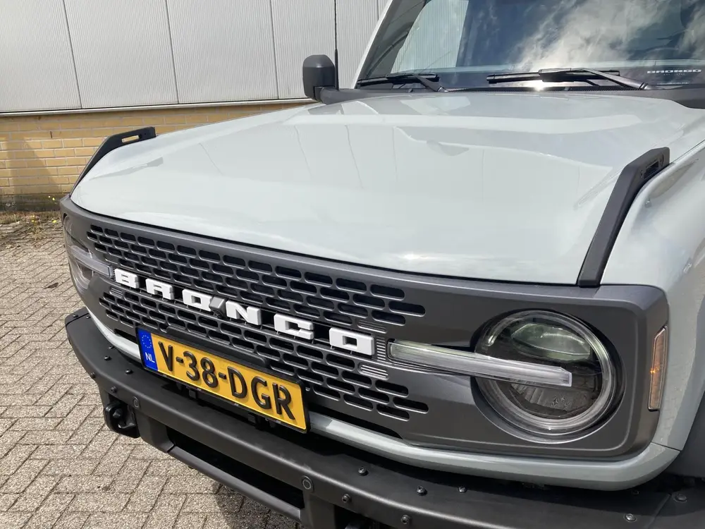 Ford Bronco 2.3 Ecoboost 275 pk 4WD Badlands Grijs Kenteken uit 2022, foto 3