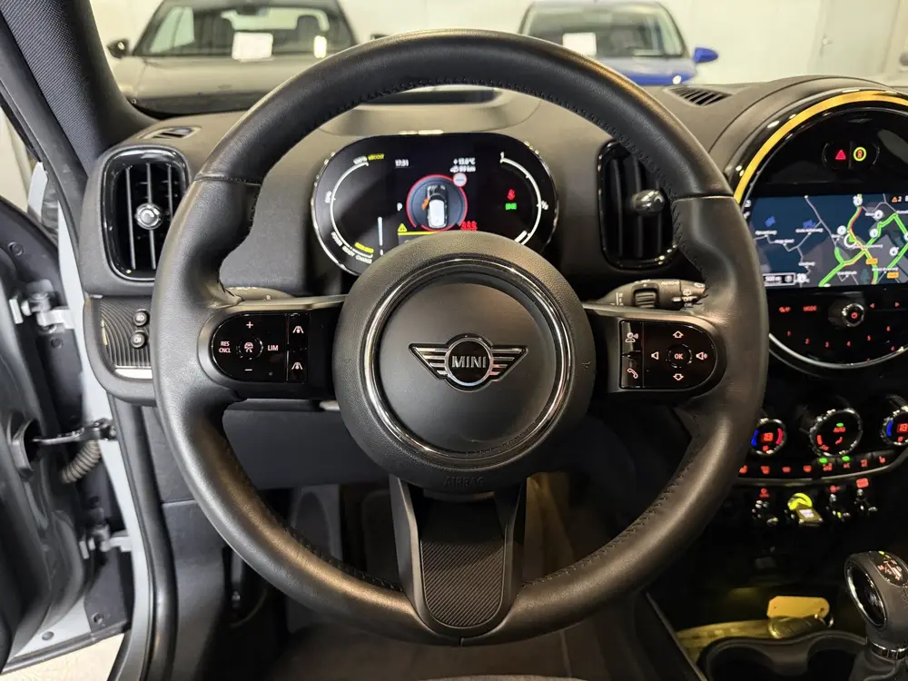 Mini Countryman 2..0 Cooper SE ALL4 Camera uit 2022, foto 10