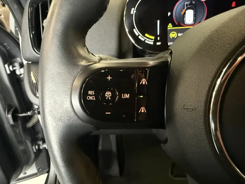 Mini Countryman 2..0 Cooper SE ALL4 Camera uit 2022, foto 11