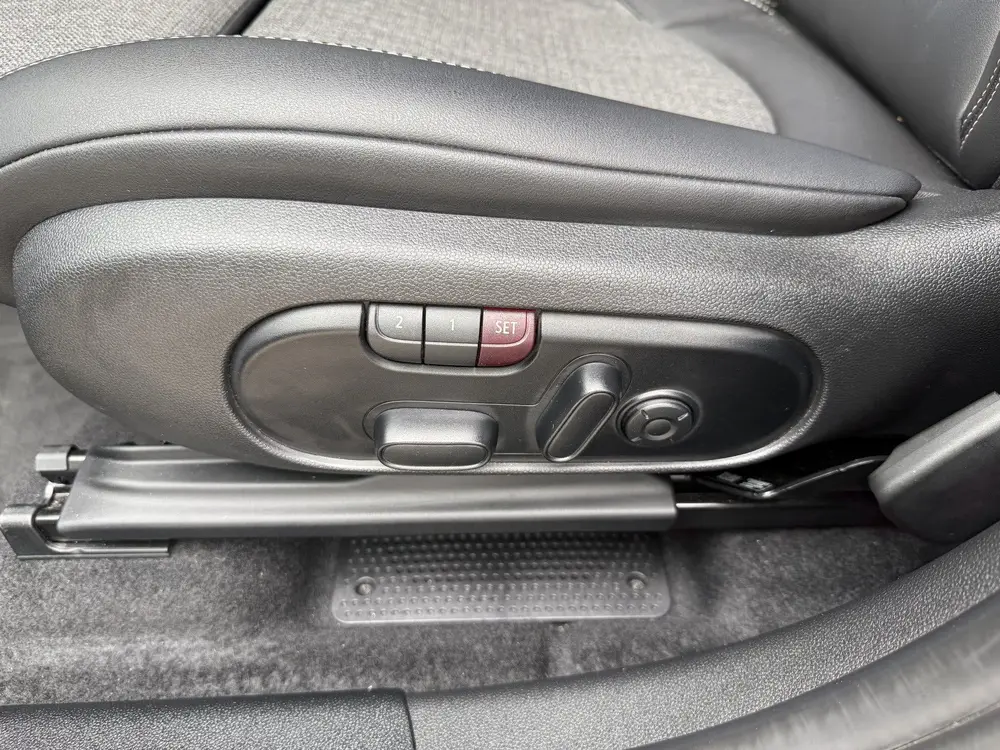 Mini Countryman 2..0 Cooper SE ALL4 Camera uit 2022, foto 9