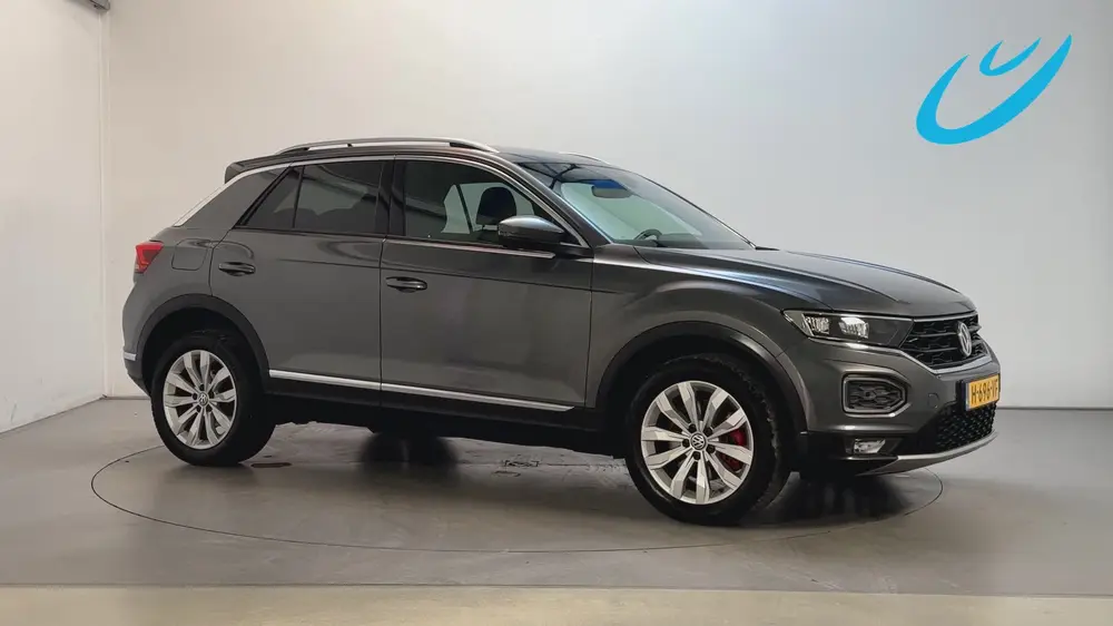 Volkswagen T-Roc 1.5 TSI 150pk DSG Sport Parkeersensoren Nav uit 2020