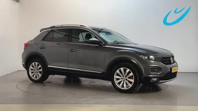 Volkswagen T-Roc 1.5 TSI 150pk DSG Sport Parkeersensoren Nav uit 2020