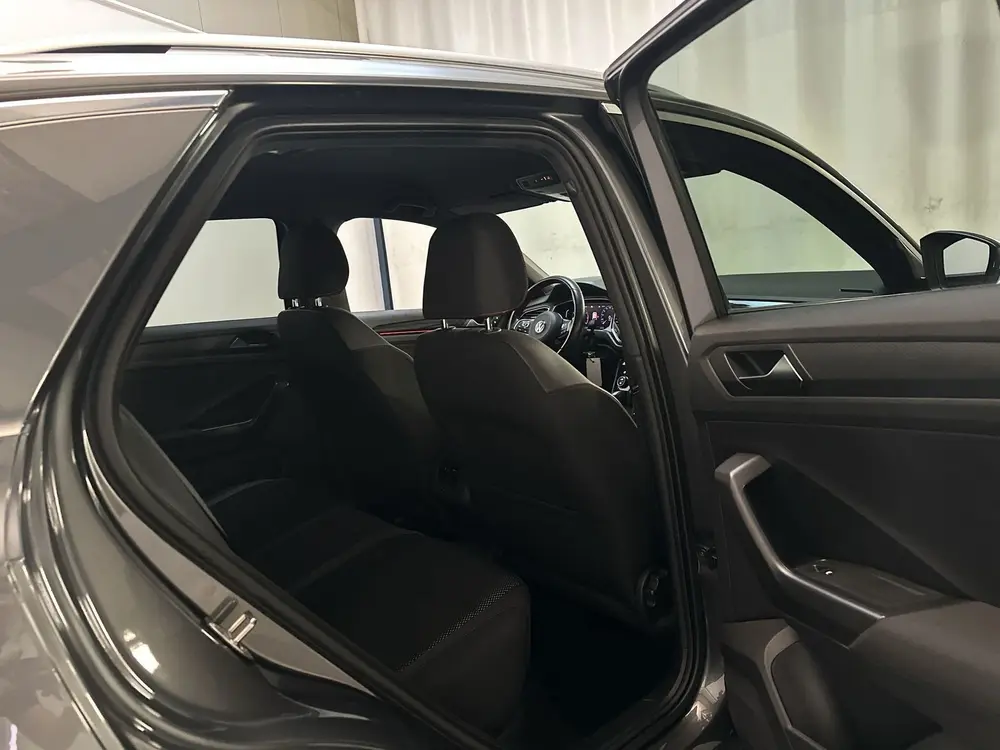 Volkswagen T-Roc 1.5 TSI 150pk DSG Sport Parkeersensoren Nav uit 2020, foto 18