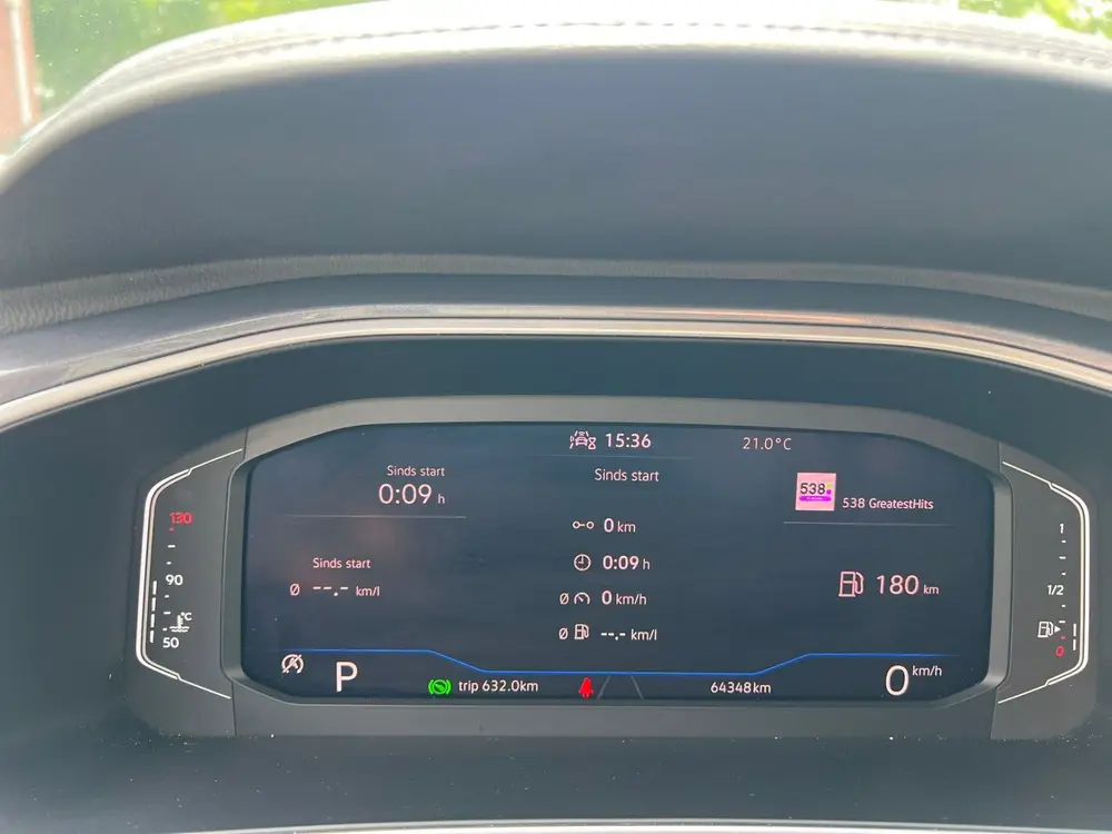 Volkswagen T-Roc 1.5 TSI Style plus virtual cockpit, stoelve uit 2023, foto 10