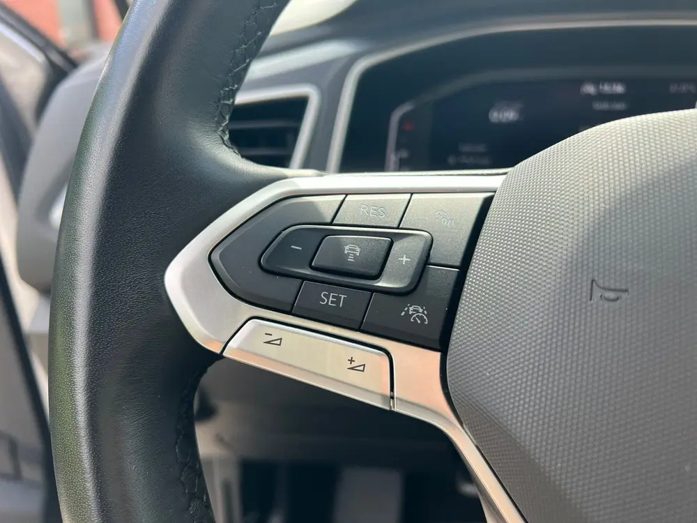 Volkswagen T-Roc 1.5 TSI Style plus virtual cockpit, stoelve uit 2023, foto 16