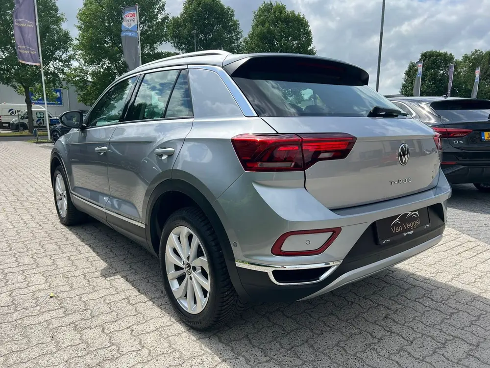 Volkswagen T-Roc 1.5 TSI Style plus virtual cockpit, stoelve uit 2023, foto 7