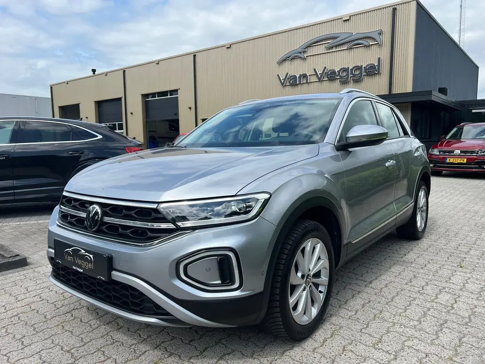 Volkswagen T-Roc 1.5 TSI Style plus virtual cockpit, stoelve uit 2023, foto 8