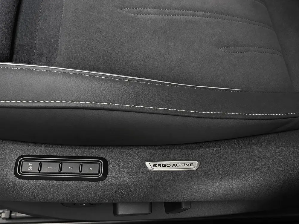 Volkswagen Passat Variant 1.5 eTSI Business Navigatie Apple uit 2026, foto 18