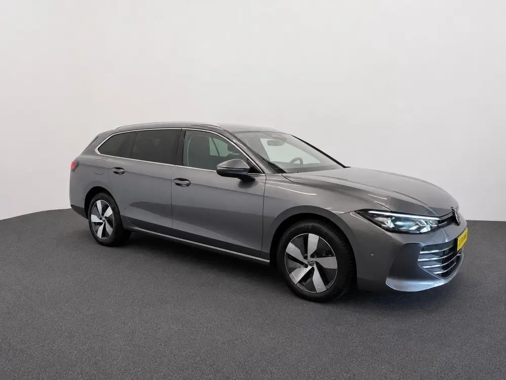 Volkswagen Passat Variant 1.5 eTSI Business Navigatie Apple uit 2026, foto 3