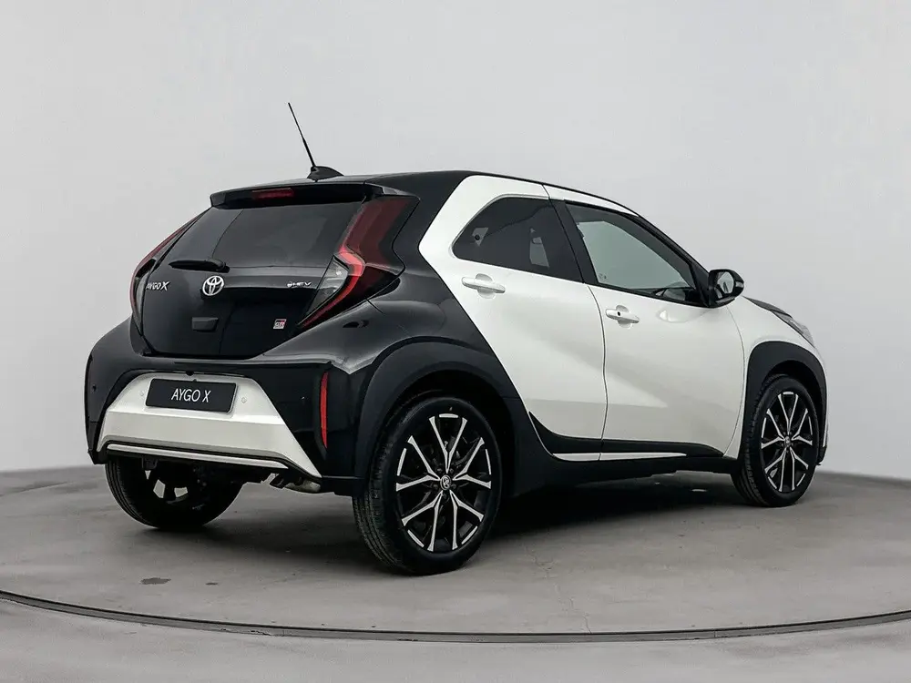 Toyota Aygo X Hybrid 115 GR Sport uit 2026, foto 2
