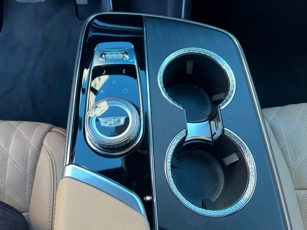 Cadillac Lyriq Sport uit 2024, foto 17