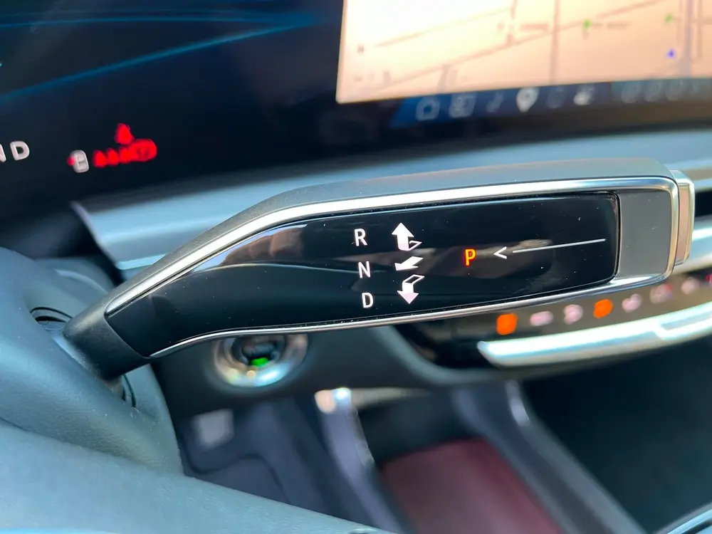 Cadillac Lyriq Sport uit 2024, foto 20