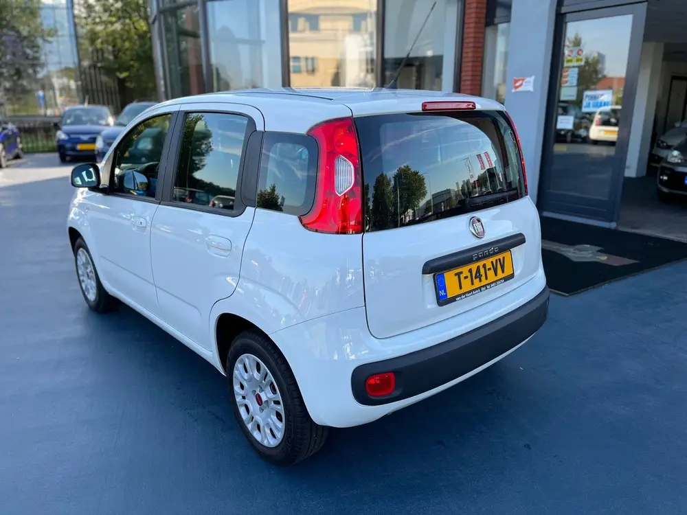 Fiat Panda 1.2 Lounge AIRCO HOGE INSTAP uit 2019, foto 3