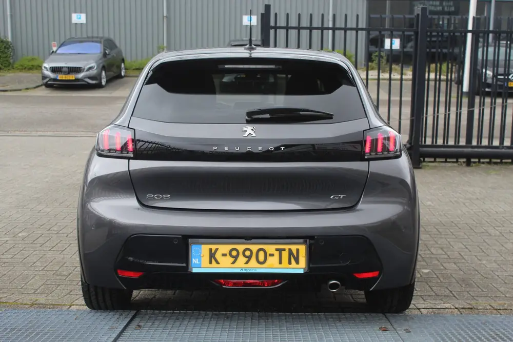 Peugeot 208 1.2 PureTech GT Pack Stoelverwarming 360 g uit 2021, foto 10