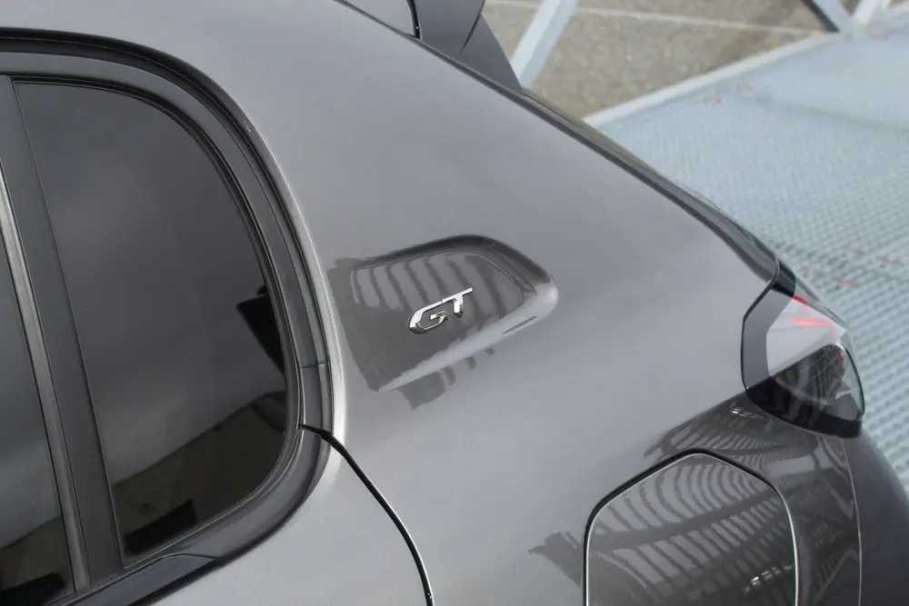Peugeot 208 1.2 PureTech GT Pack Stoelverwarming 360 g uit 2021, foto 12