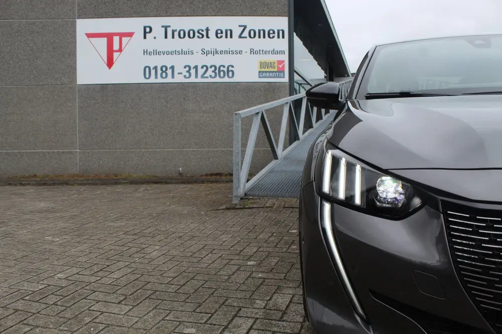 Peugeot 208 1.2 PureTech GT Pack Stoelverwarming 360 g uit 2021, foto 6