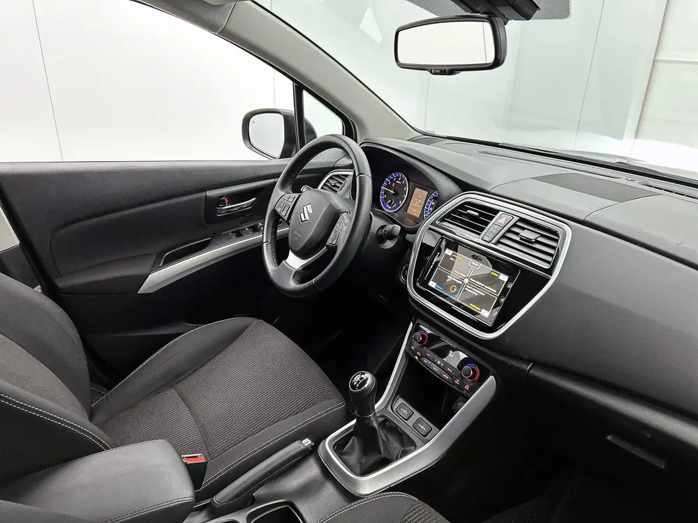 Suzuki S-Cross 1.0 Boosterjet Select | Camera | Navigatie | uit 2019, foto 13