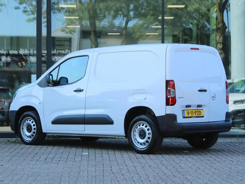 Opel Combo 1.5 BlueHDi 130 S&S L1 uit 2024, foto 2