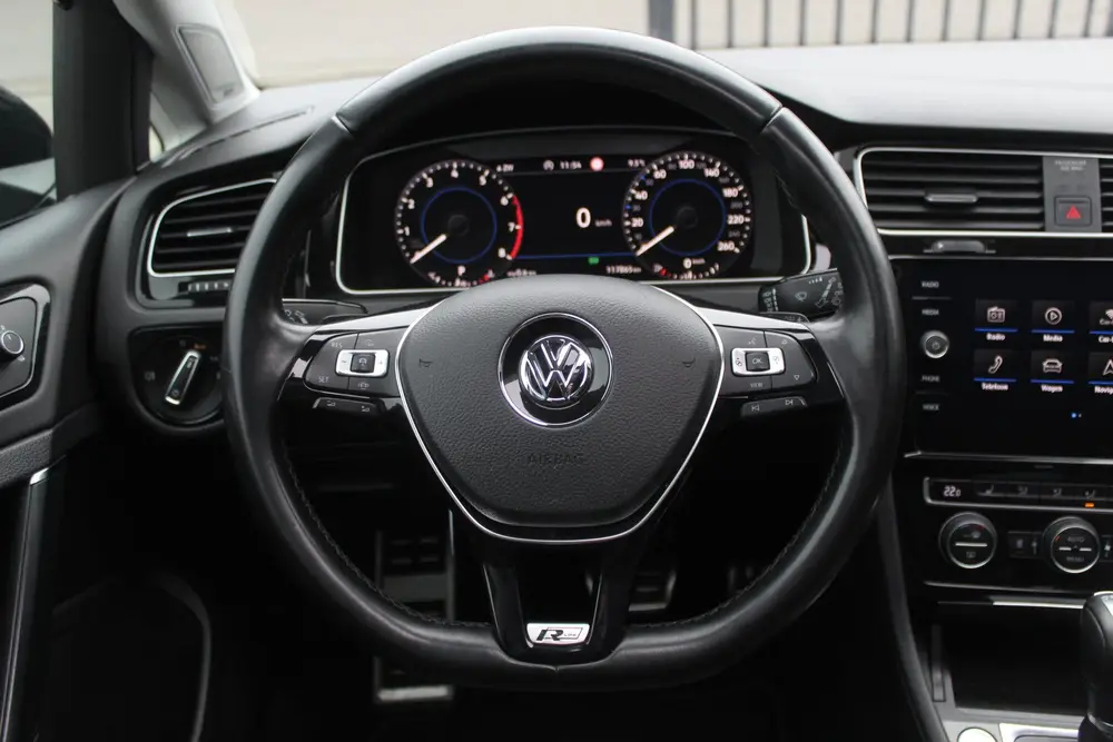 Volkswagen Golf 1.5 TSI Highline R-line Automaat Panoramadak uit 2019, foto 15