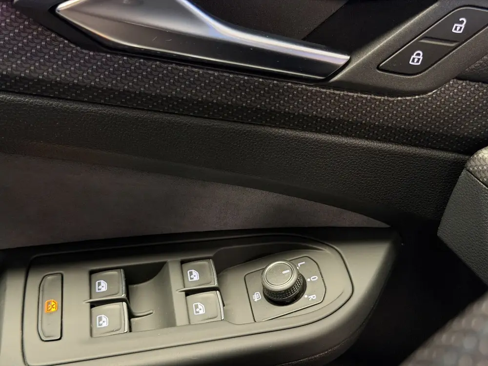 Volkswagen Golf 1.5 eTSI R-Line|H/K Audio|El.trekh|Matrix IQ uit 2024, foto 18