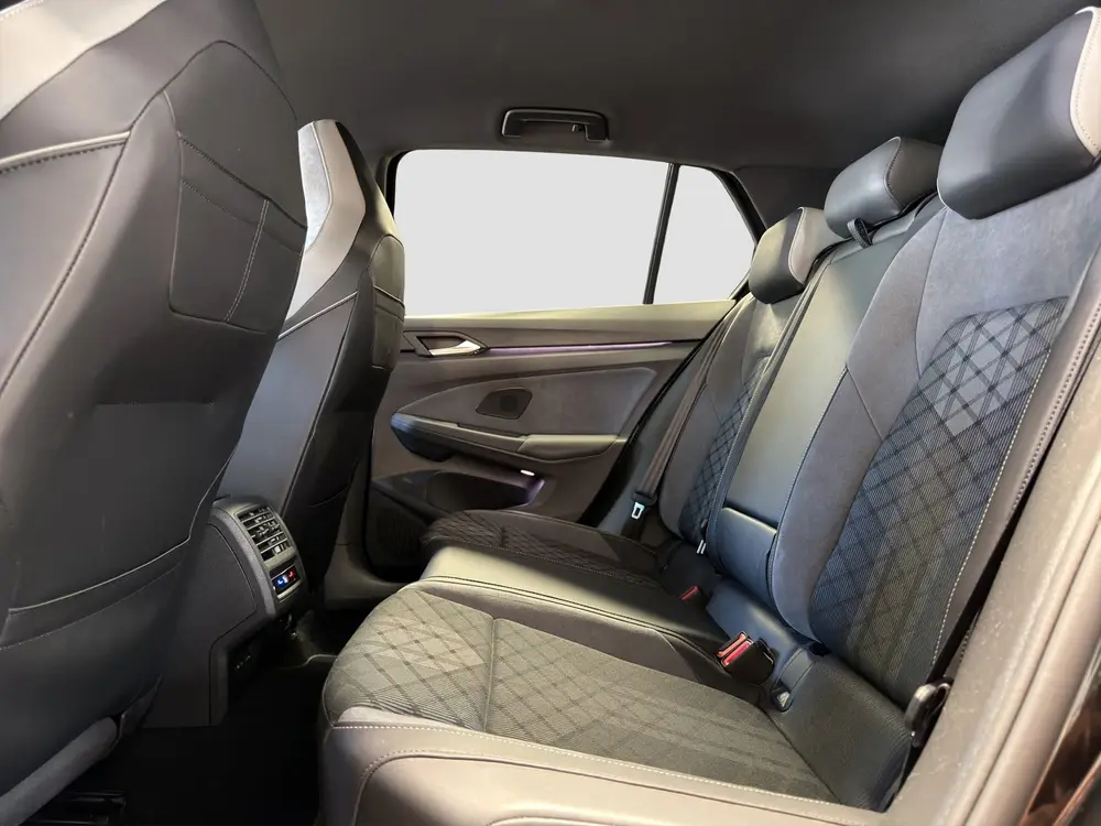 Volkswagen Golf 1.5 eTSI R-Line|H/K Audio|El.trekh|Matrix IQ uit 2024, foto 20