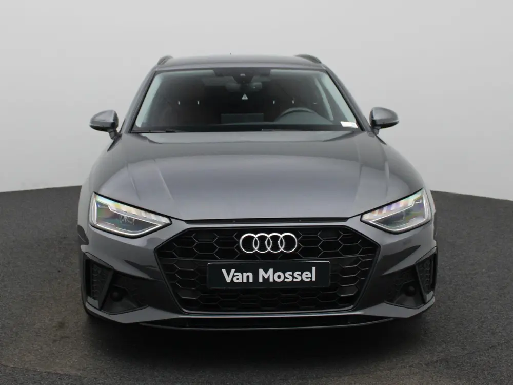 Audi A4 35 TFSI S edition uit 2022, foto 3