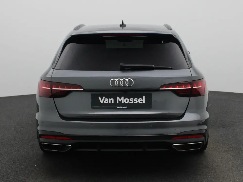 Audi A4 35 TFSI S edition uit 2022, foto 5