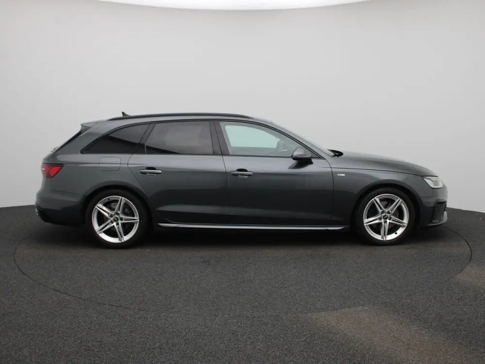 Audi A4 35 TFSI S edition uit 2022, foto 6