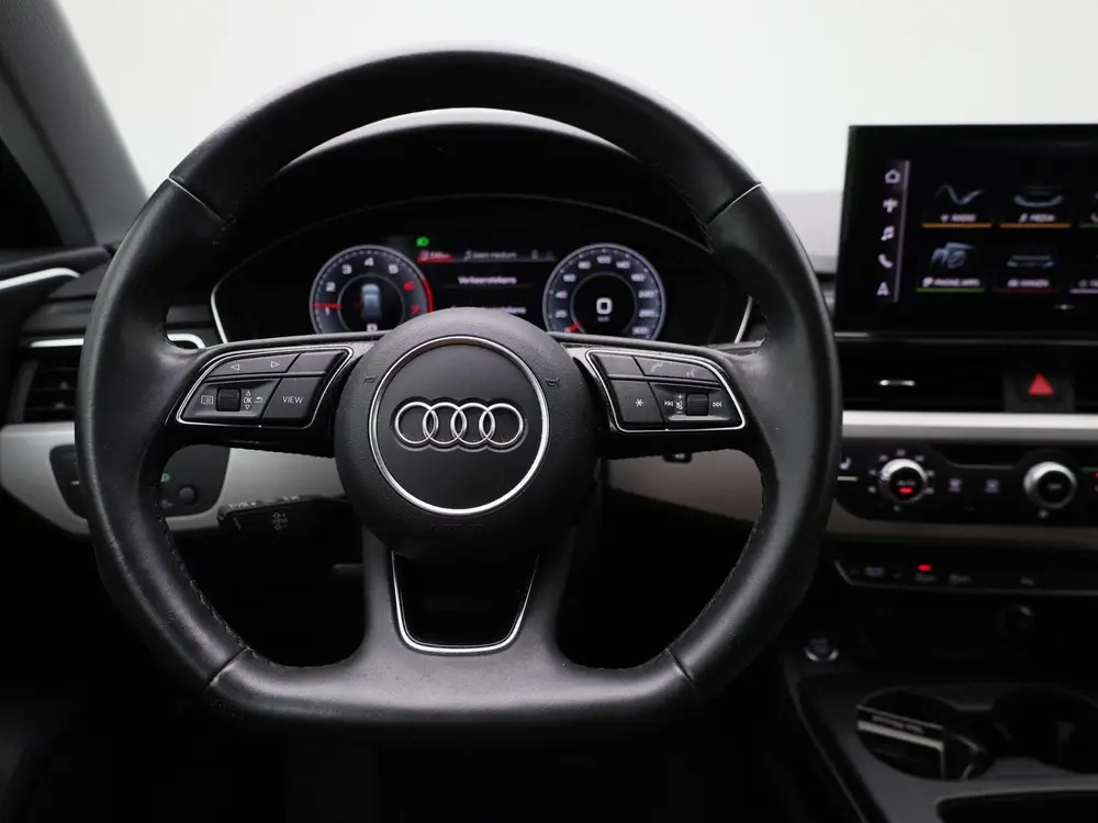 Audi A4 35 TFSI S edition uit 2022, foto 7