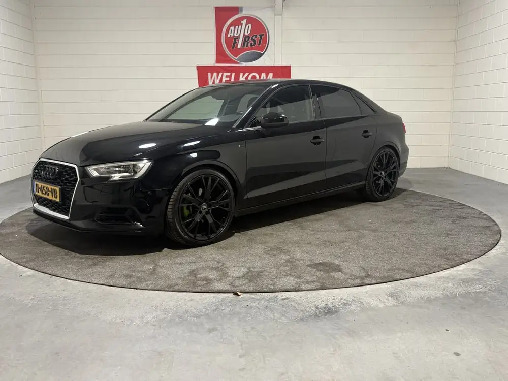 Audi A3 Limousine 30 TFSI Pro Line, S Line NL auto, 19 inch uit 2020