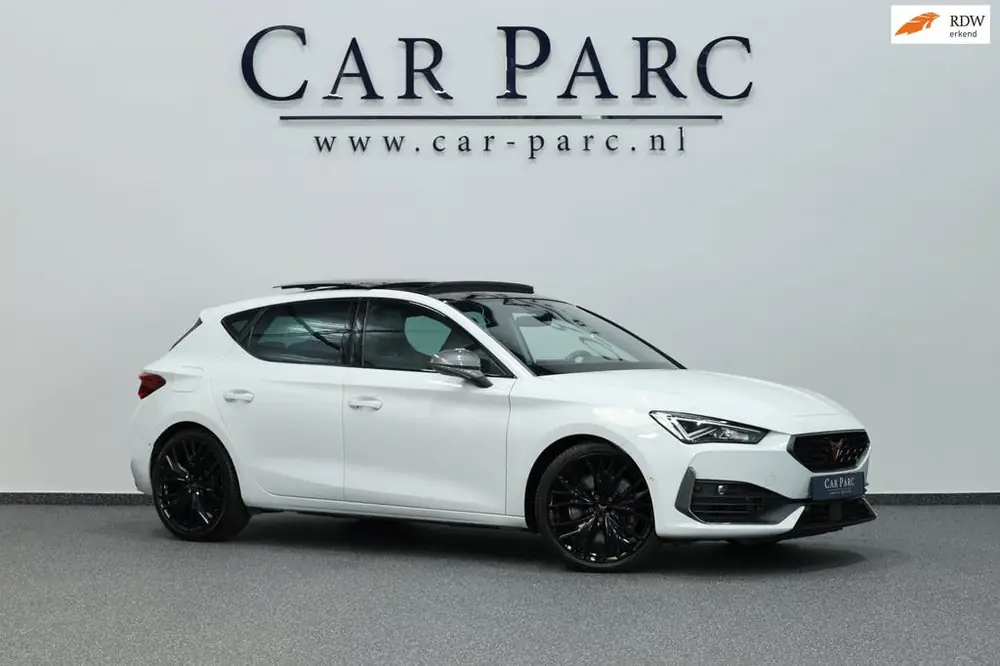 Cupra Leon 2.0 TSI VZ 300+PK LED/VIRTUAL/SFEER/PANO/HALF LEE uit 2021