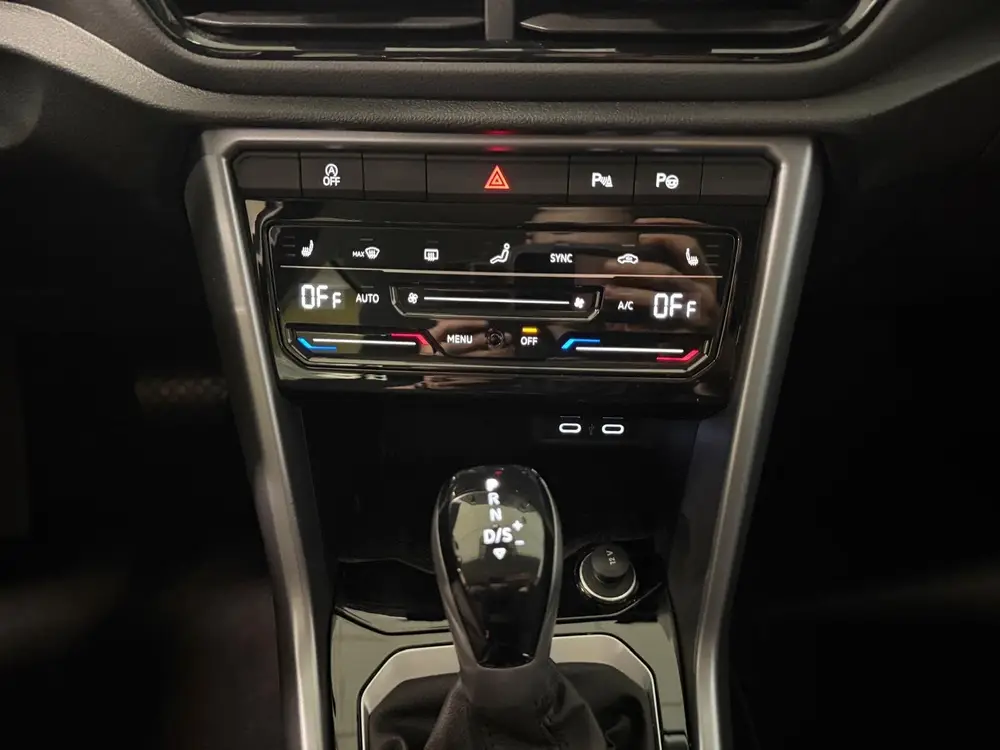 Volkswagen T-Roc 1.5 TSI Life Business LED-ACC-NAVI-APPLE CA uit 2023, foto 15
