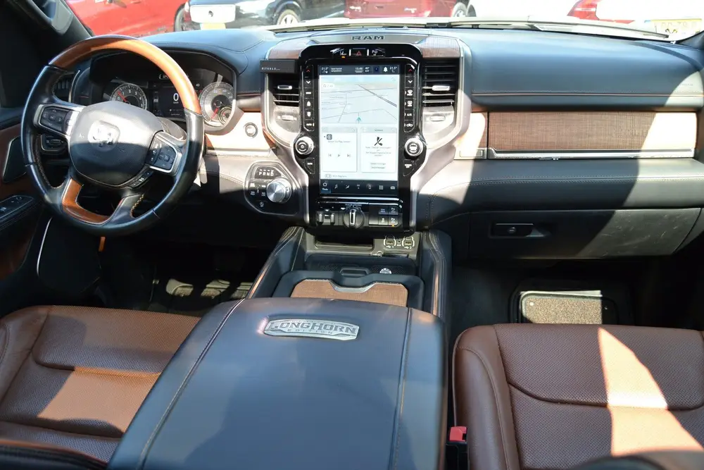 Dodge Ram 1500 5.7 V8 Crew Cab Limited longhorn met panorama uit 2022, foto 2