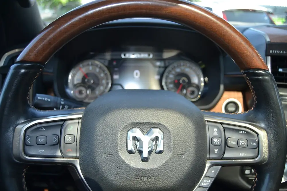 Dodge Ram 1500 5.7 V8 Crew Cab Limited longhorn met panorama uit 2022, foto 5