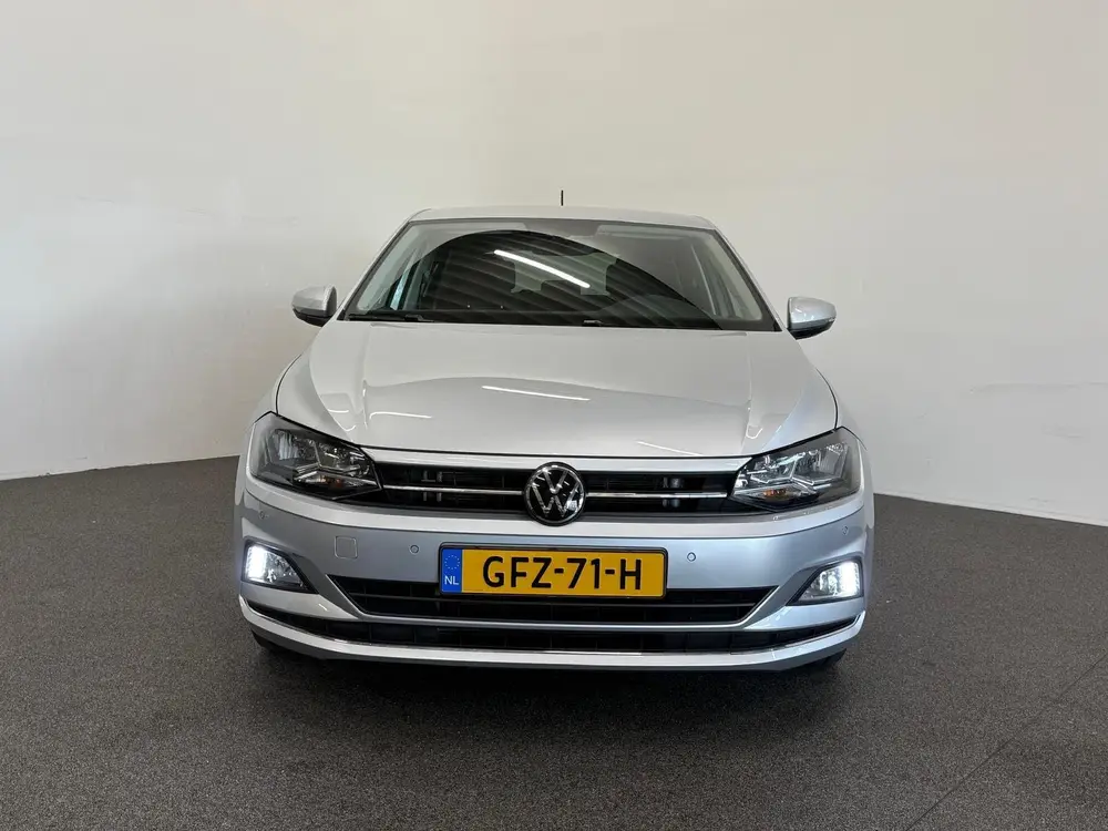 Volkswagen Polo 1.0 TSI 110pk DSG Highline Navigatie Apple C uit 2021, foto 2