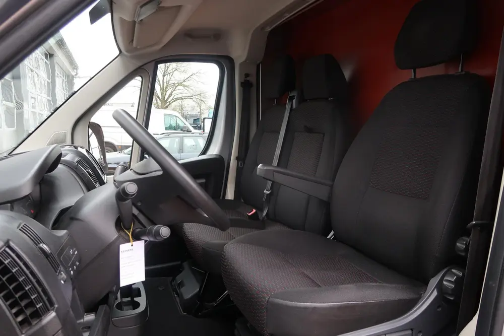 Peugeot Boxer 2.2 BlueHDi 165 L4H3 CAMERA uit 2023, foto 10