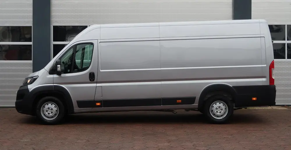 Peugeot Boxer 2.2 BlueHDi 165 L4H3 CAMERA uit 2023, foto 9
